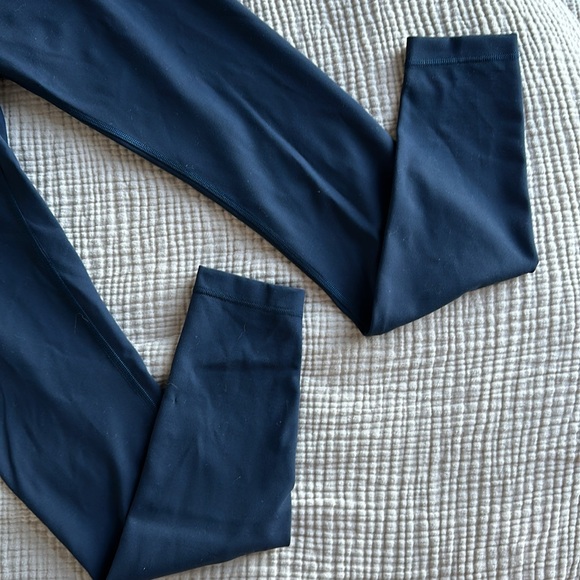 Lululemon Wunder Train HR Tight 28” in True Navy - Picture 4 of 8